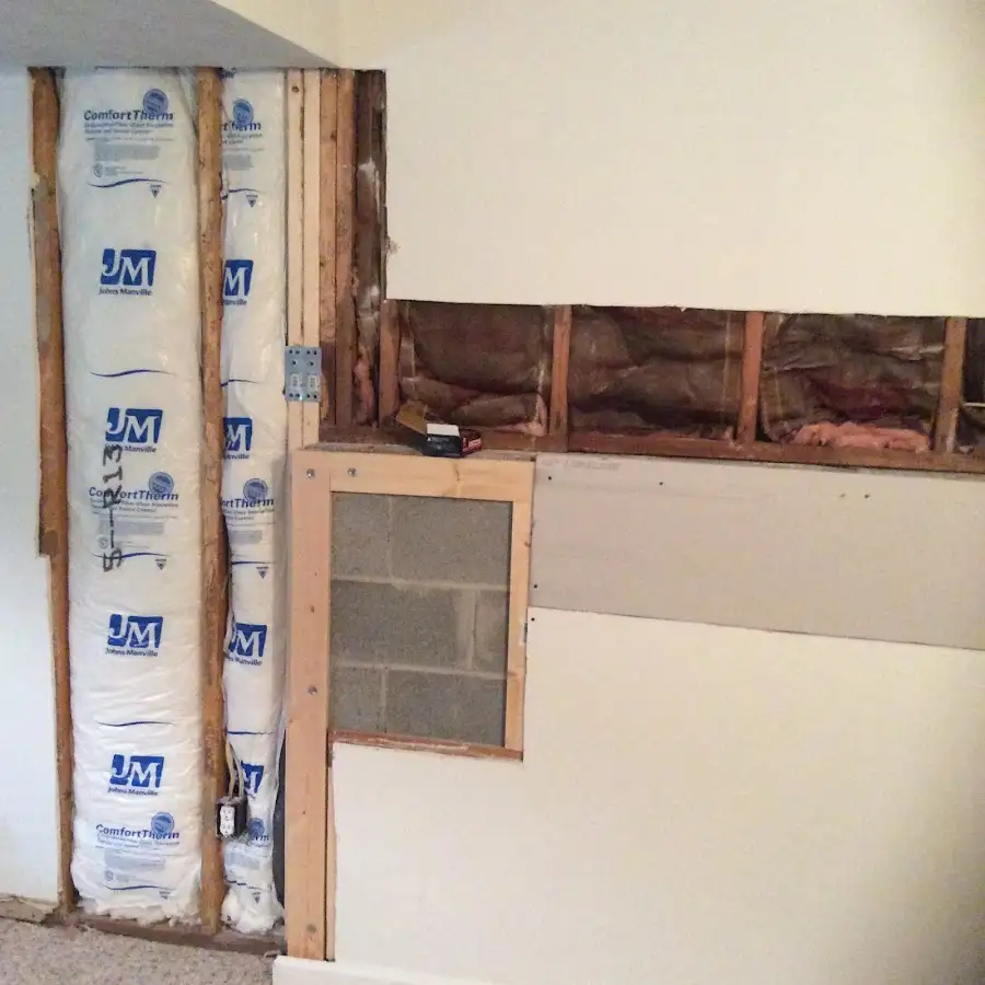 Wall insulation replacement during Structural Drying in Rockcreek